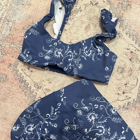 Beach Riot XS Workout Set - Picture 4 of 6